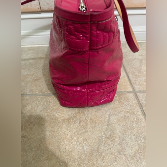 Coach Poppy Daisy Liquid Gloss Patent Leather Bag - Picture 7 of 12